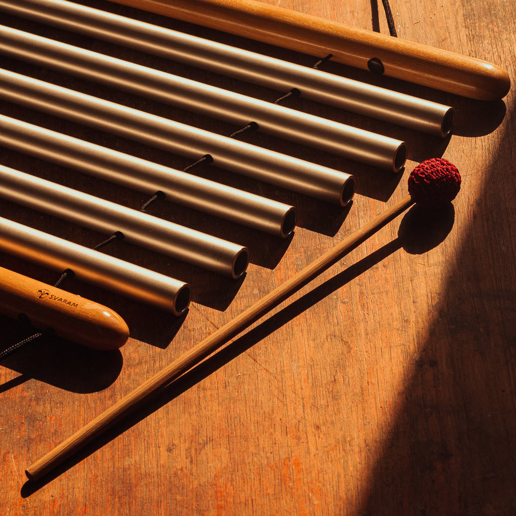 6 BAR SWINGING CHIMES